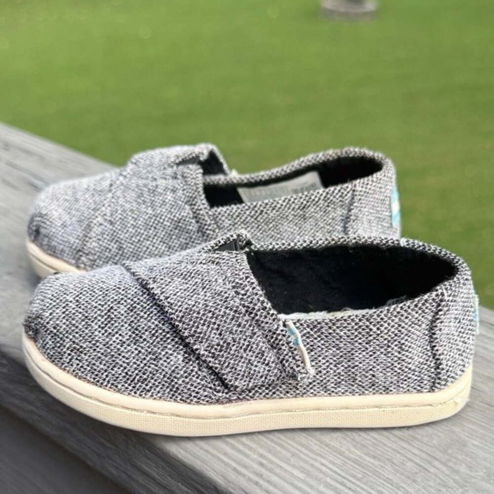 TOMS Unisex Toddler Slip On/Vecro Soft Heathered  Knit Shoe (Size: 7) EUC